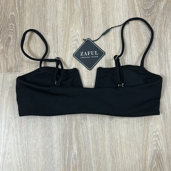 Never worn bathing suit top - Picture 2 of 3